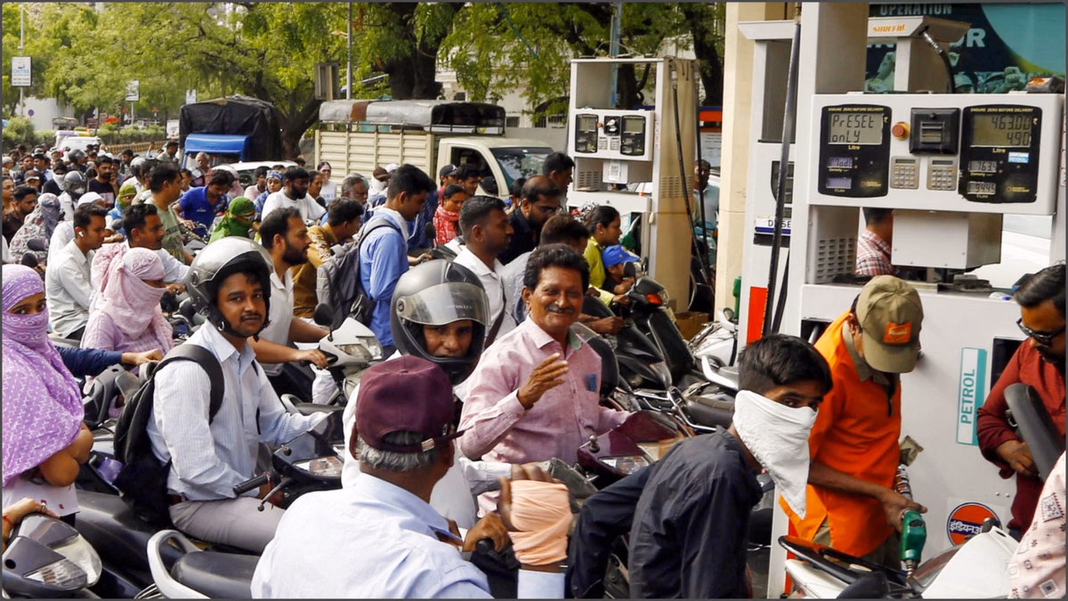 पेट्रोल डीजल कीमत में बड़ा खेल? आखिर क्या छुपा रही हैं तेल कंपनियां